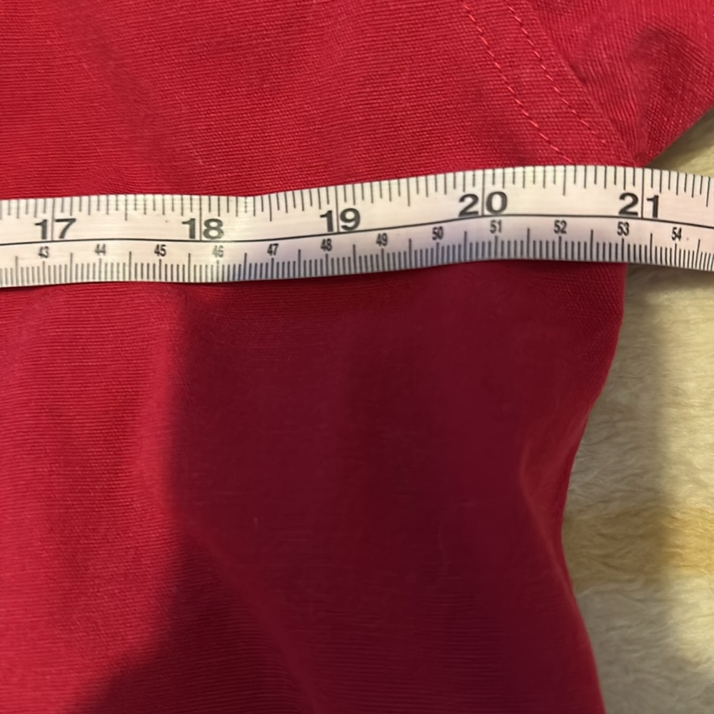 Scully Red Casual Button Down Shirt with Fitted Silhouette and Textured Fabric - Picture 2 of 4